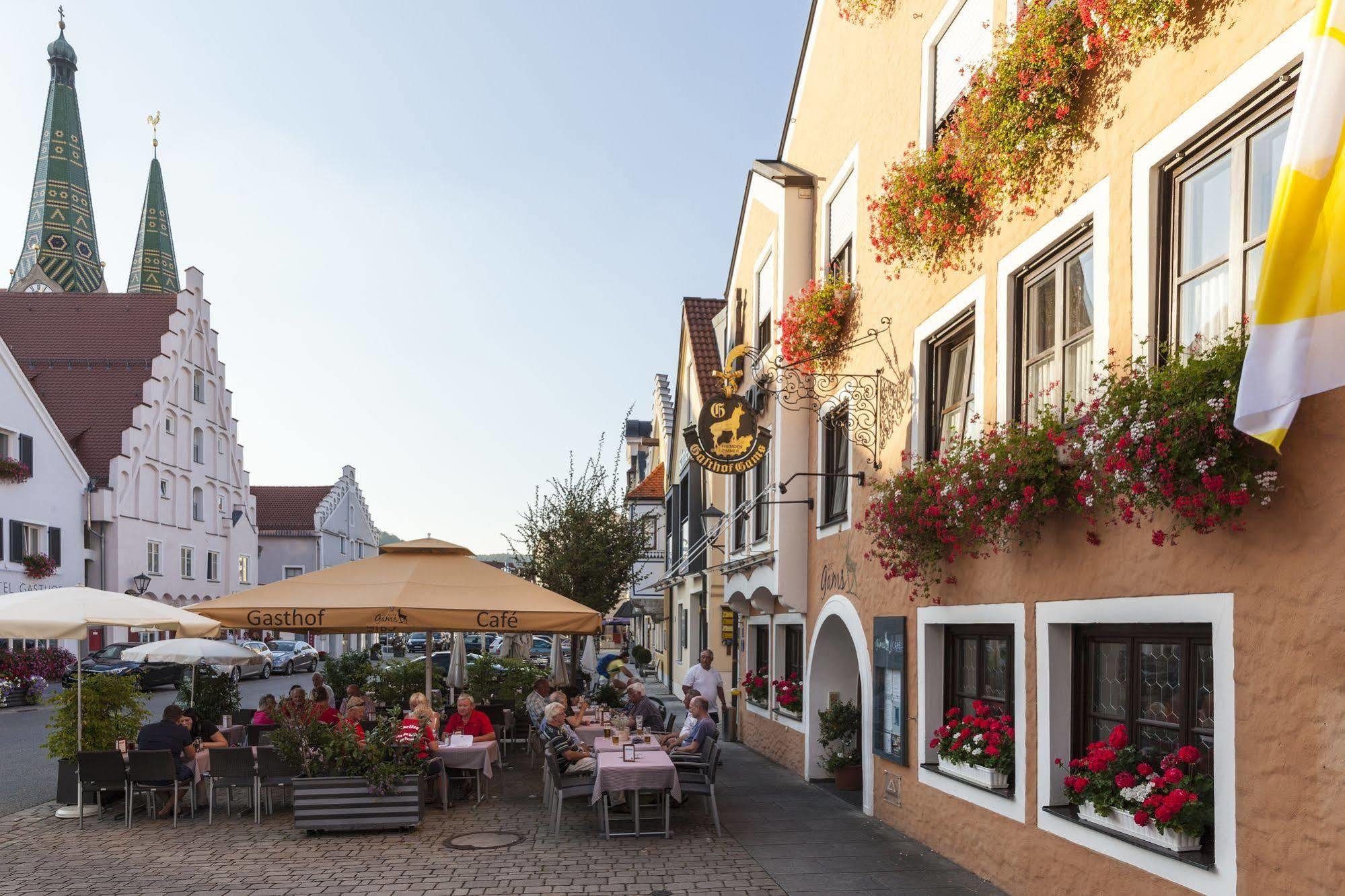 Gams Hotel